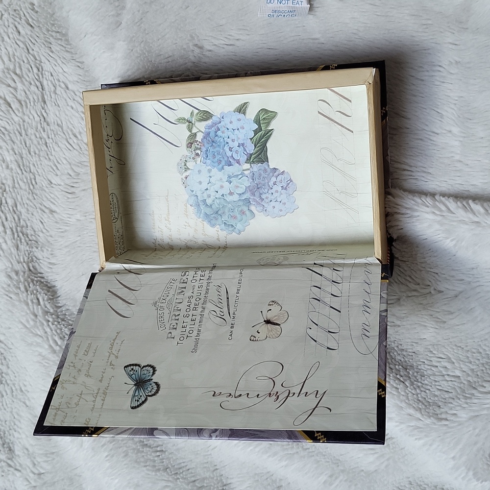 Punch Studio Hydrangea Themed Decorative Storage Book, New With Tags - Picture 4 of 7
